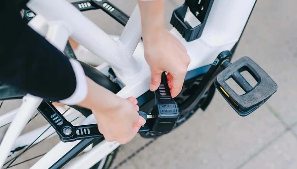Sélection d'accessoires Abus pour la sécurité du cycliste